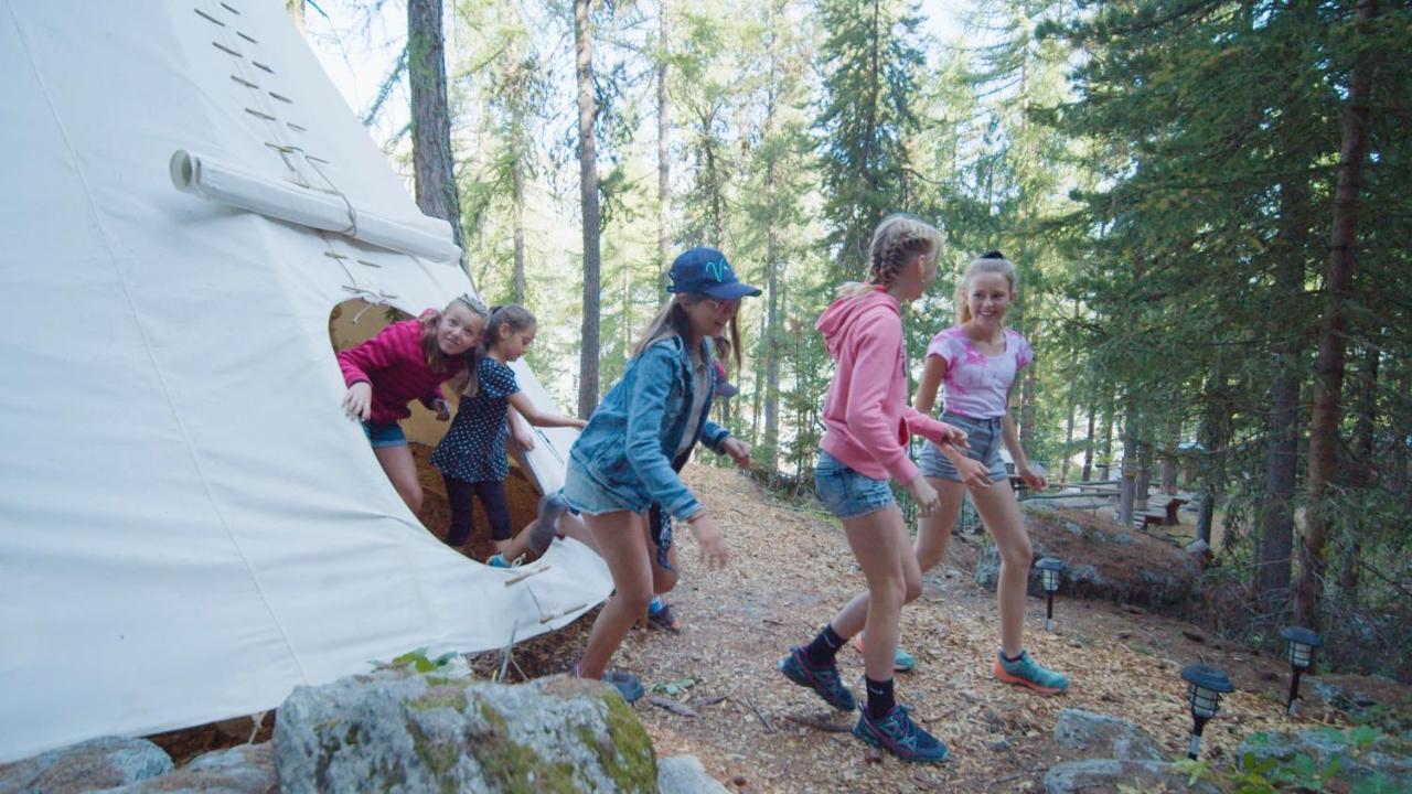 Baumzelte Robis Waldspielpark Hotel Grächen Buitenkant foto