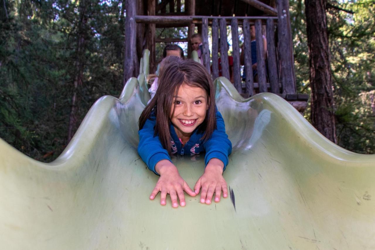 Baumzelte Robis Waldspielpark Hotel Grächen Buitenkant foto